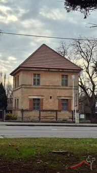 V exkluzívnom zastúpení majiteľa predávame 3-izbový rodinný 
