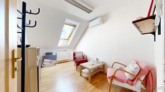 Typ: Polyfunkčná budova Ulica: Ulica Štefana Moyzesa Obec: T
