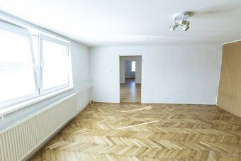 Peter Schied a Kosmos Reality Vám ponúkajú na predaj priestr
