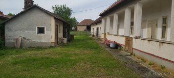 Ponúkame na predaj priestranný stavebný pozemok o výmere 1 2