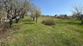 Predame dve pekne slnečne záhrady v Skalici oblast Stračiny 