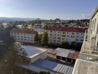 Výhľad, balkón a klimatizácia v cene: 1-izbový byt na predaj