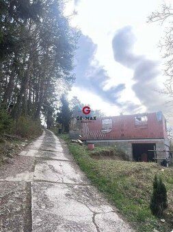 ID:549 GE-MAX Reality ponúka na predaj pozemok s chatou v ob