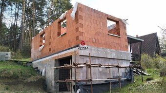 ID:549 GE-MAX Reality ponúka na predaj pozemok s chatou v ob