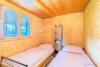 Reality Zemplín ponúka na predaj bezúdržbovú rekreačnú chatk