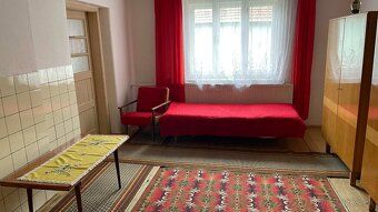 Ponúkame na predaj starší rodinný dom v obci Lascov, vzdiale