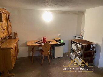 Znížená cena !
Ponúkam na predaj chatu s výmerou 150 m² obyt