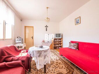 B10 Vám ponúka na predaj Rodinný dom v obci Kolíňany, ktorá 