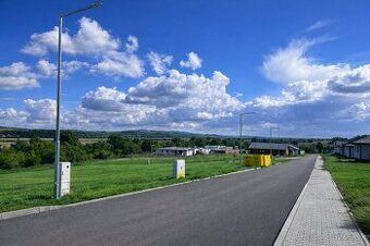 Ponúkame na predaj stavebný pozemok v novovybudovanej lokali