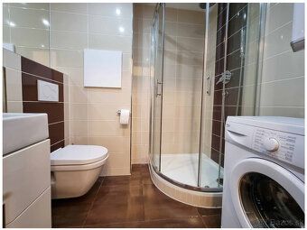 Ponúkame na prenájom KOMPLETNE ZREKONŠTRUOVANÝ menší 2 izbov