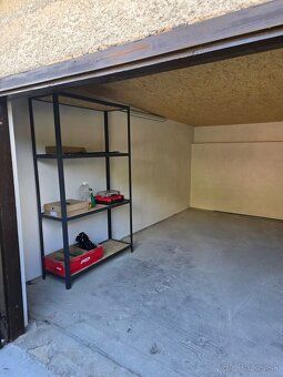 Predám garáž na ul. Hornej , Rieka - Čadca. 26m2, elektrika.