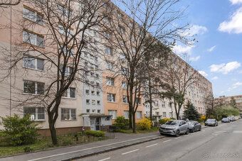 Typ: 3-izbový byt Ulica: Rumančeková Obec: Bratislava-Ružino