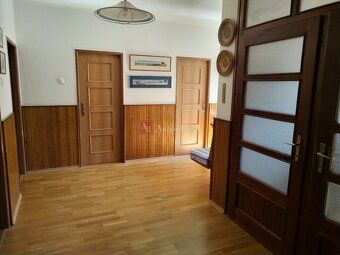 EXKLUZÍNE AstonReal ponúka na predaj čiastočne prerobený a z