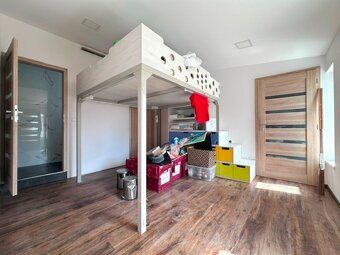 Ponúkame na prenájom 5izb. RD, OV, ÚP 157 m2, pozemok 685 m2