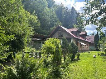 Na predaj velký rodinný dom po rekonštrukcii v obci Lopej. V