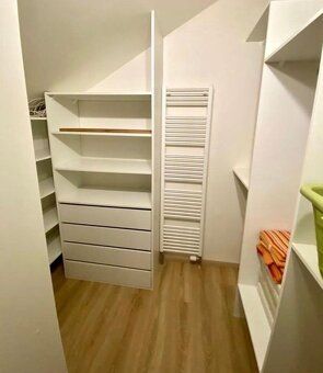 Ponúkame Vám na dlhodobý prenájom priestranný a nadštandardn