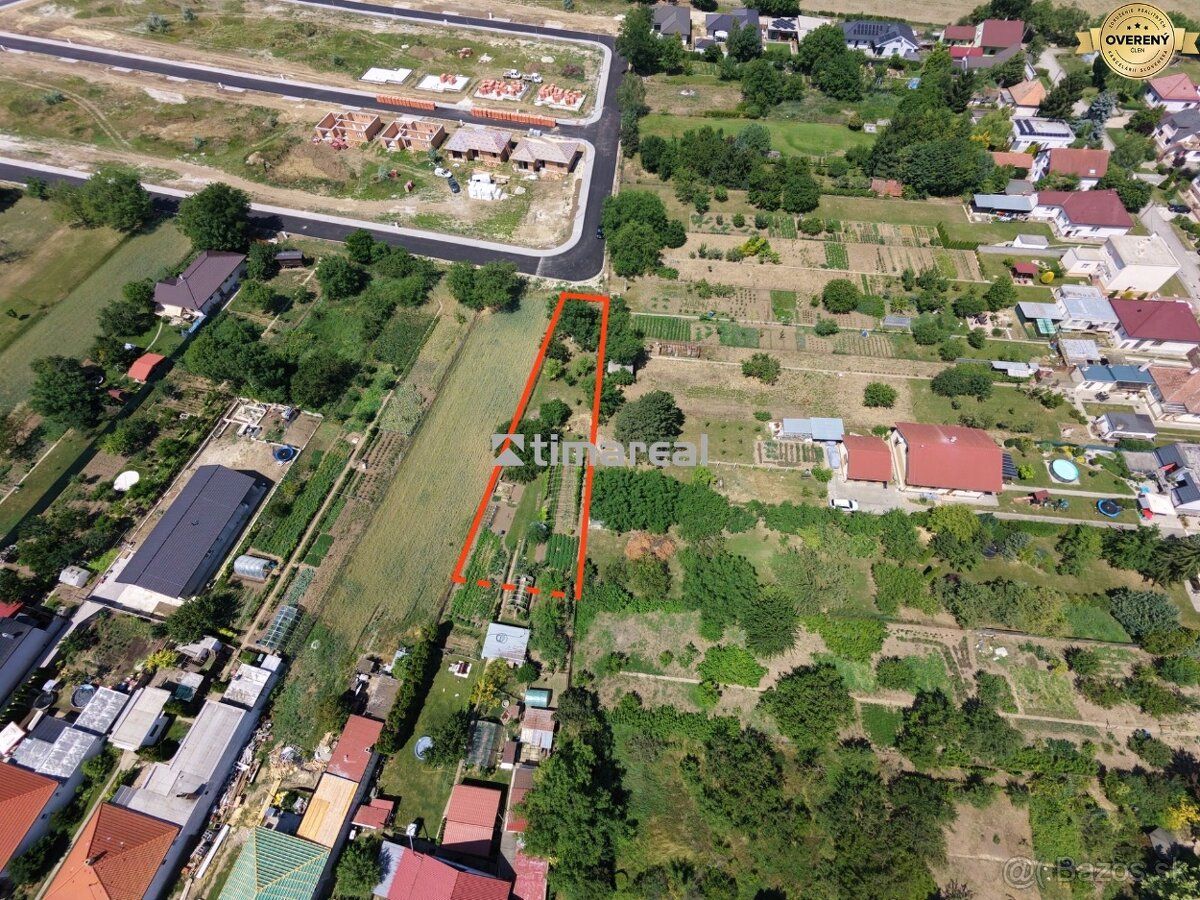 Ponúkame na predaj stavebný pozemok o výmere 800-1000m2 v Kr