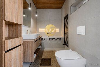 Juraj Kolárik +421 918 938 737 e-mail:
V2 Real Estate ponúka
