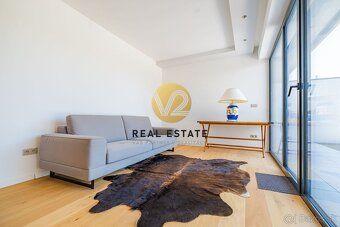 Juraj Kolárik +421 918 938 737 e-mail:
V2 Real Estate ponúka