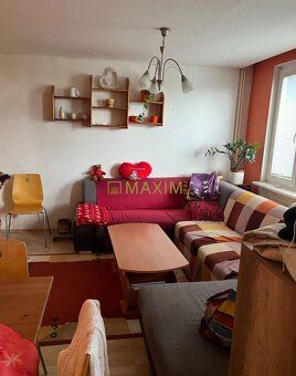 Ponúkame na predaj príjemný 2-izbový byt o výmere cca 50 m²,