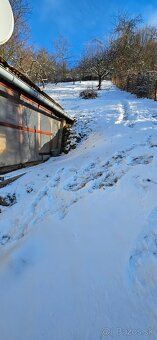 Ponúkame na predaj dom v malebnej obci Ihráč. Dom má zachova