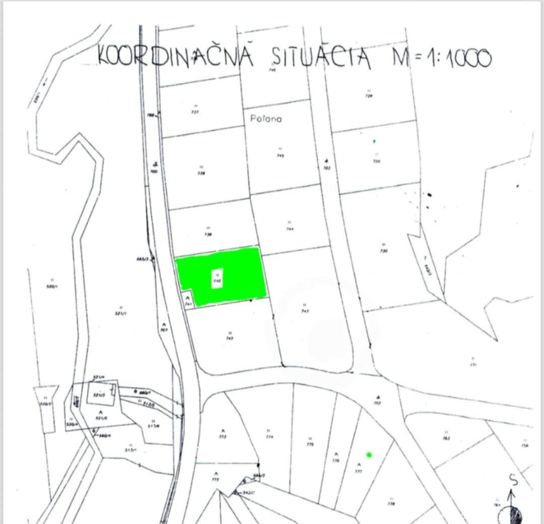 Predám pozemok vo výmere 741 m2 na stavbu rodinného domu v n