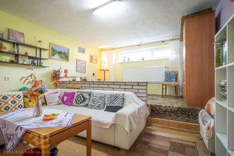 Ponúkame na predaj pekne zrekonštruovaný rodinný dom pod Tat