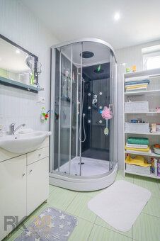Ponúkame na predaj pekne zrekonštruovaný rodinný dom pod Tat