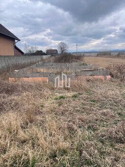 Typ: Záhrada Obec: Horná Streda
Ponúkame na predaj rovinatý 