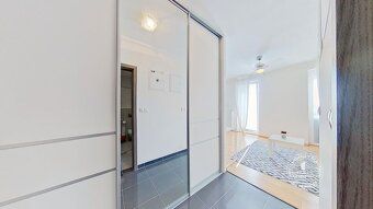 360° VIRTUÁLNU PREHLIADKU NEHNUTEĽNOSTI NÁJDETE NA: https://