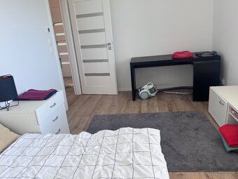 Na predaj: 3-izbový poschodový rodinný dom so záhradou v Iva