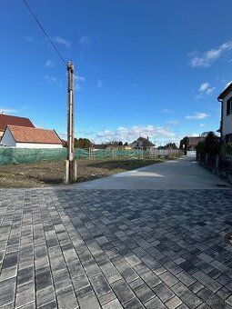 INVESTIČNÁ PRÍLEŽITOSŤ – 3 SUSEDIACE STAVEBNÉ POZEMKY
SENEC 