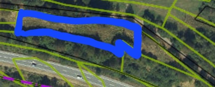 Predám pozemok vedľa cyklotrasi, v katastri Brezno. 800m² 69