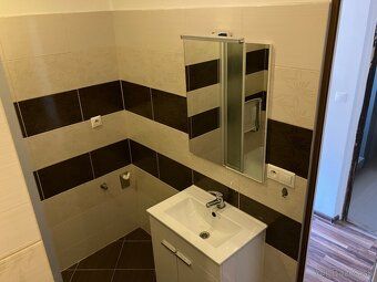Ponúkam na dlhodobý prenájom 1-izbový byt o výmere 38 m² na 