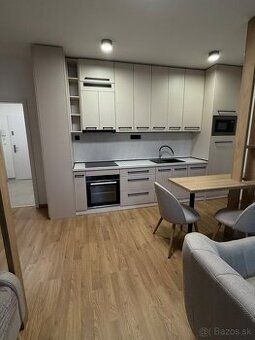 Ponúkam na dlhodobý prenájom 1-izbový byt o výmere 38 m² na 