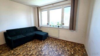 Predám priestranný 1-izbový byt o výmere 36 m² na 7./12 posc