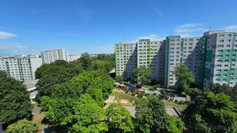 Predám priestranný 1-izbový byt o výmere 36 m² na 7./12 posc