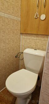Ponúkam na predaj 1-izbový byt 36m2 ktorý sa nachádza na 6. 
