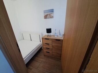 Vila s tromi apartmánmi na predaj na ostrove Vir. Kúsok od Z