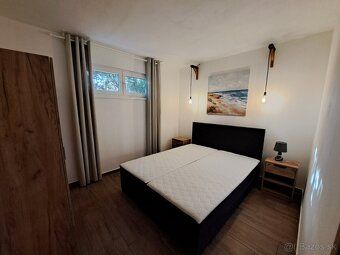 Vila s tromi apartmánmi na predaj na ostrove Vir. Kúsok od Z
