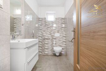 EXKLUZÍVNE Vám ponúkame na predaj luxusný nadčasový rodinný 
