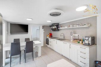 EXKLUZÍVNE Vám ponúkame na predaj luxusný nadčasový rodinný 