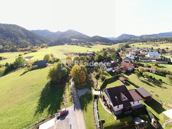 Ponúkam na predaj investičný pozemok v obci Svätý Kríž, v at