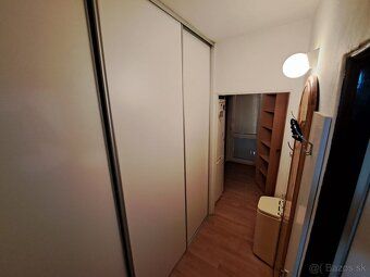 Ponúkame na dlhodobý prenájom 2 izbový slnečný byt na ulici 
