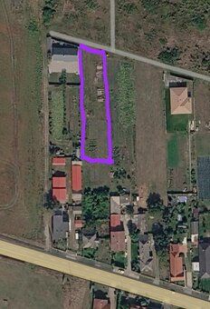 Na predaj pozemok v obci Hriadky o rozlohe 1662m2, široký 21