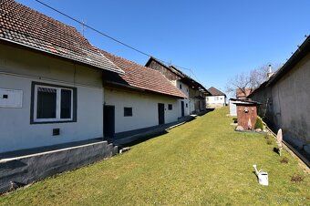 Ponúkame na predaj útulný 2 izbový rodinný domček so spoločn