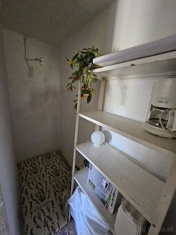 Ponúkame na predaj útulnú a prakticky riešenú 3-podlažnú mur