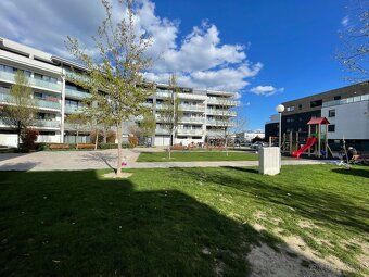 Prenajom 2-izbový byt s parkovaním, 2x pivnica – Green Villa