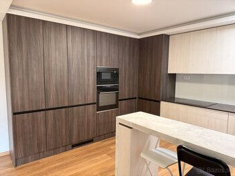 🏡 AHHA reality vám ponúka na prenájom moderný 5-izbový samos