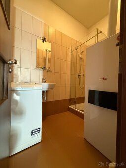 BYT / 3KK
• Moderná dispozícia otvorenej obývacej časti spoj
